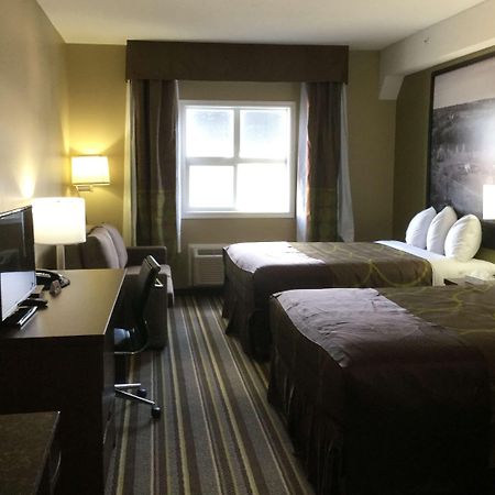 Super 8 By Wyndham Hardisty Hotel Ngoại thất bức ảnh