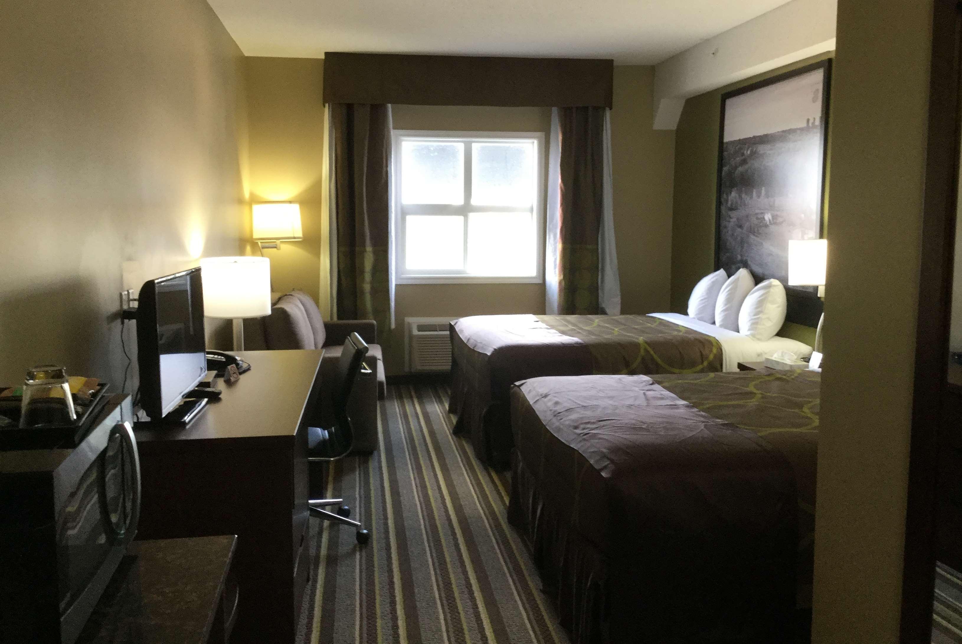 Super 8 By Wyndham Hardisty Hotel Ngoại thất bức ảnh