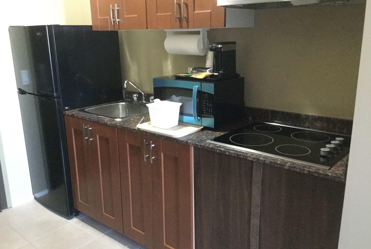 Super 8 By Wyndham Hardisty Hotel Ngoại thất bức ảnh